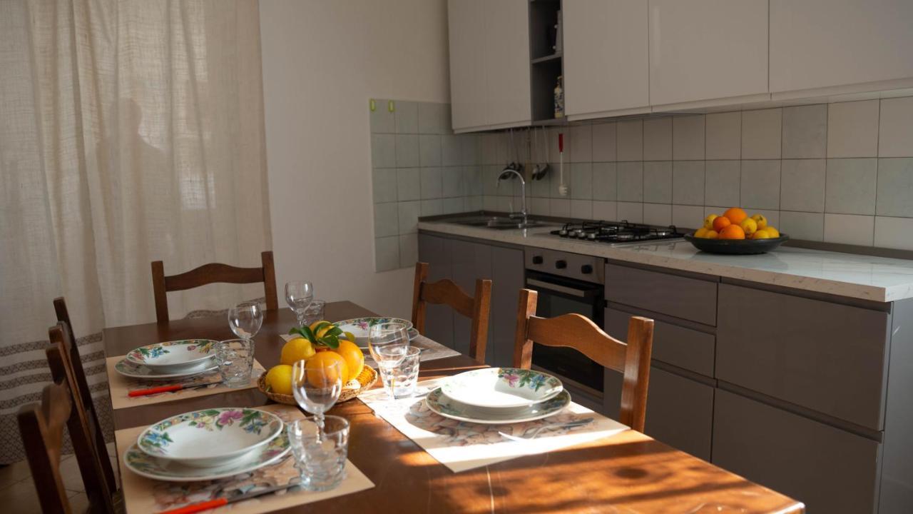 Appartamenti Melograno E Fico Loculi 外观 照片